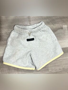 Essentials Heather‎ Gray Shorts with Pale Yellow Trim Kids 6/7